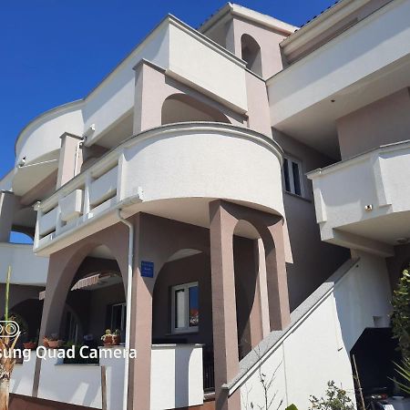 Apartments Dorotea Novalja Extérieur photo