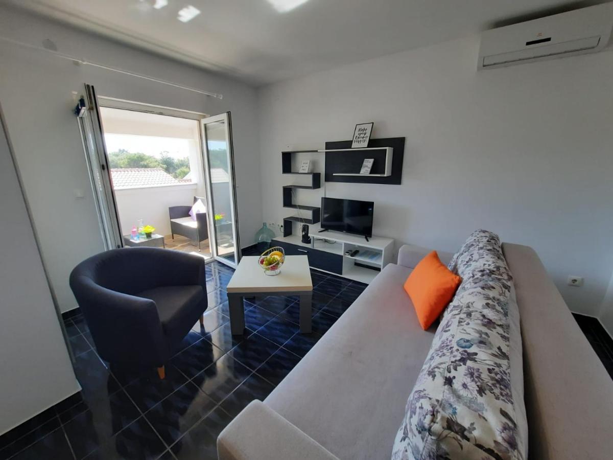 Apartments Dorotea Novalja Extérieur photo