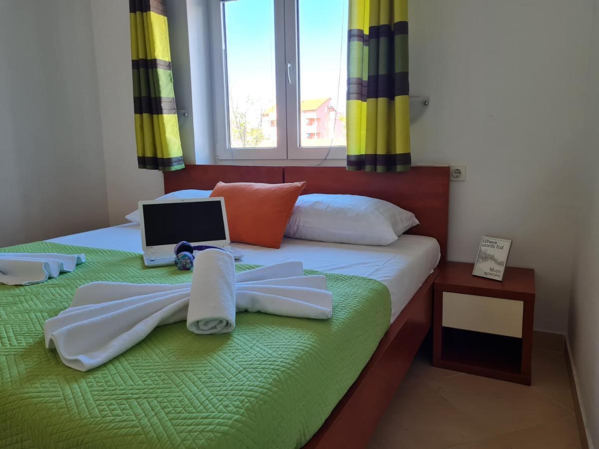 Apartments Dorotea Novalja Extérieur photo