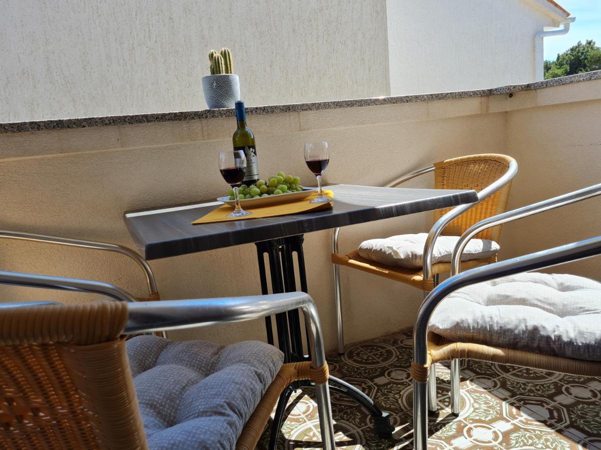 Apartments Dorotea Novalja Extérieur photo