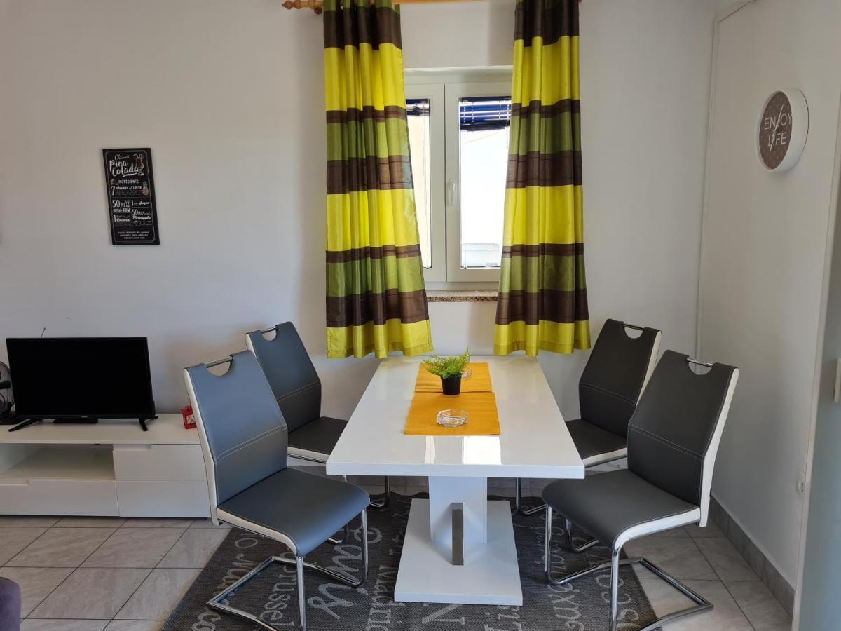 Apartments Dorotea Novalja Extérieur photo