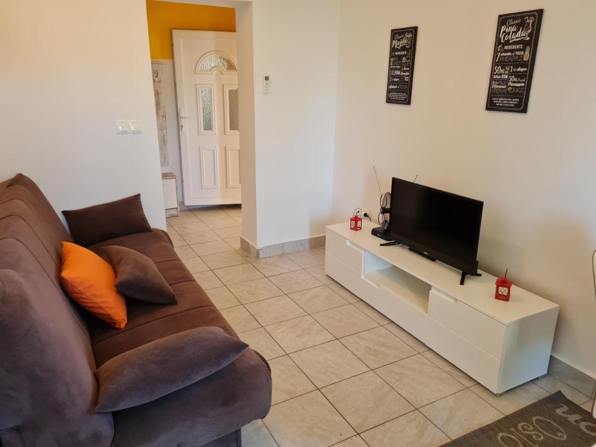 Apartments Dorotea Novalja Extérieur photo