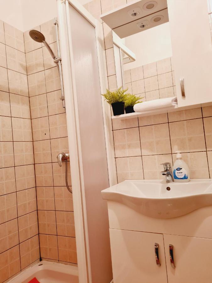 Apartments Dorotea Novalja Extérieur photo